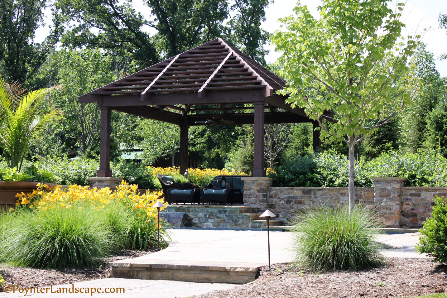 Outdoor Landscaping Company Ladue, MO | Ladue, MO Landscaping | Poynter Landscape