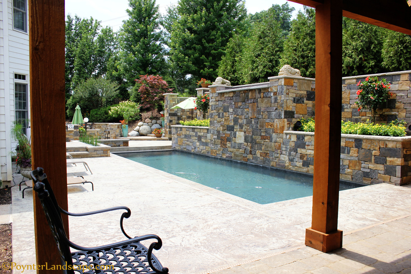 backyard-pool-landscaping-ideas