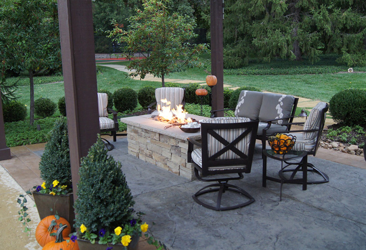 Fall With These Amazing Fire Pit Ideas, Built In Outdoor Fire Pit Designs